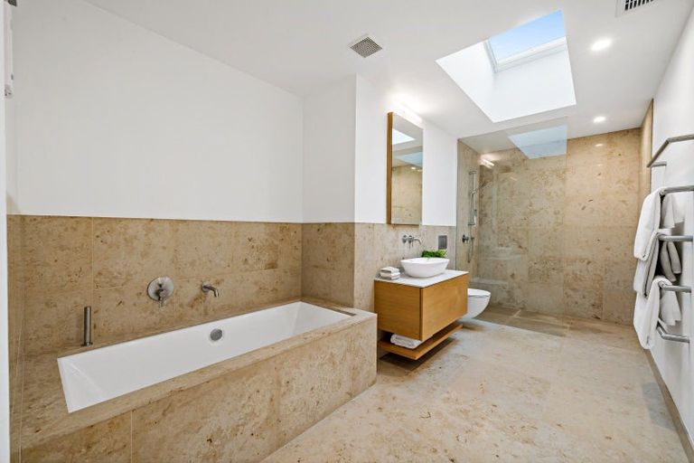 Photo of property in 106a Godden Crescent, Mission Bay, Auckland, 1071