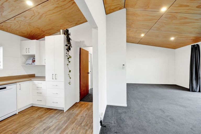 Photo of property in 27a Kowhai Street, Inglewood, 4330