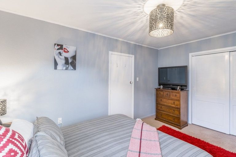 Photo of property in 48 Horoeka Street, Stokes Valley, Lower Hutt, 5019