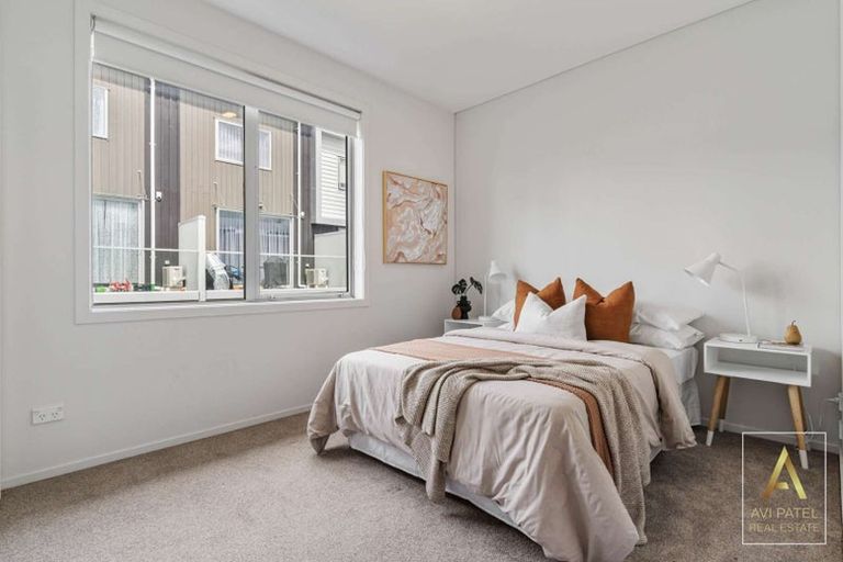 Photo of property in 10 Ceramic Lane, New Lynn, Auckland, 0600