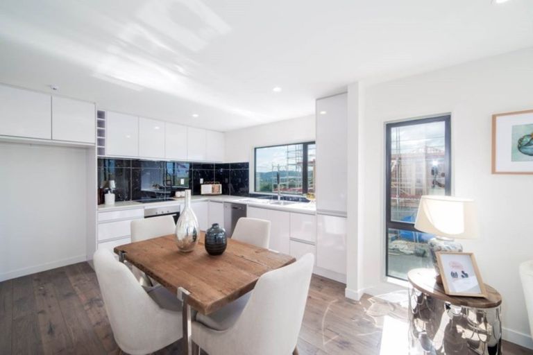 Photo of property in 128 Mcclymonts Road, Oteha, Auckland, 0632