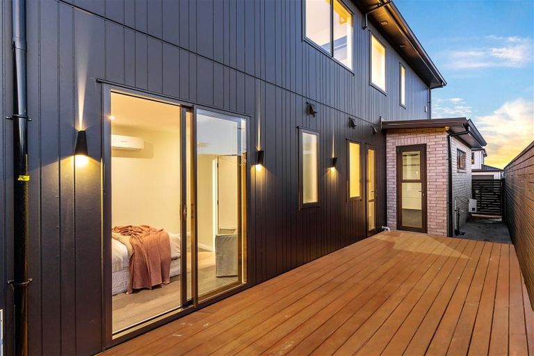 Photo of property in 8 Kumukumu Road, Long Bay, Auckland, 0630