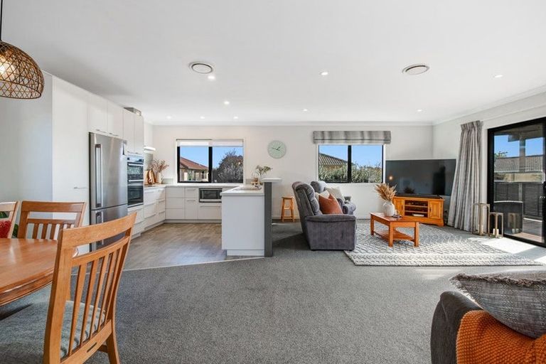 Photo of property in 7 Raabia Close, Parakai, 0830