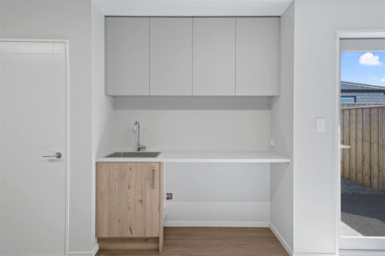 Photo of property in 16 Crosado Place, Rolleston, 7614