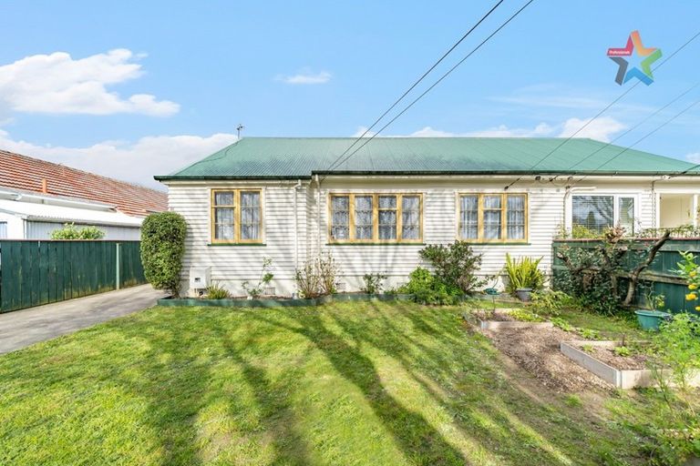 Photo of property in 80 Naenae Road, Naenae, Lower Hutt, 5011
