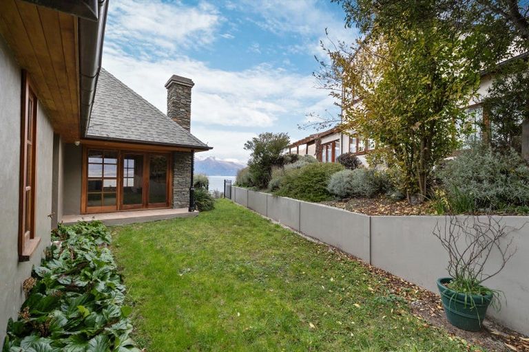 Photo of property in 8 Aspen Grove, Fernhill, Queenstown, 9300