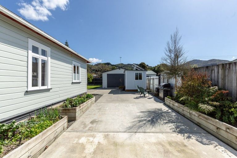 Photo of property in 31 Johnston Street, Featherston, 5710