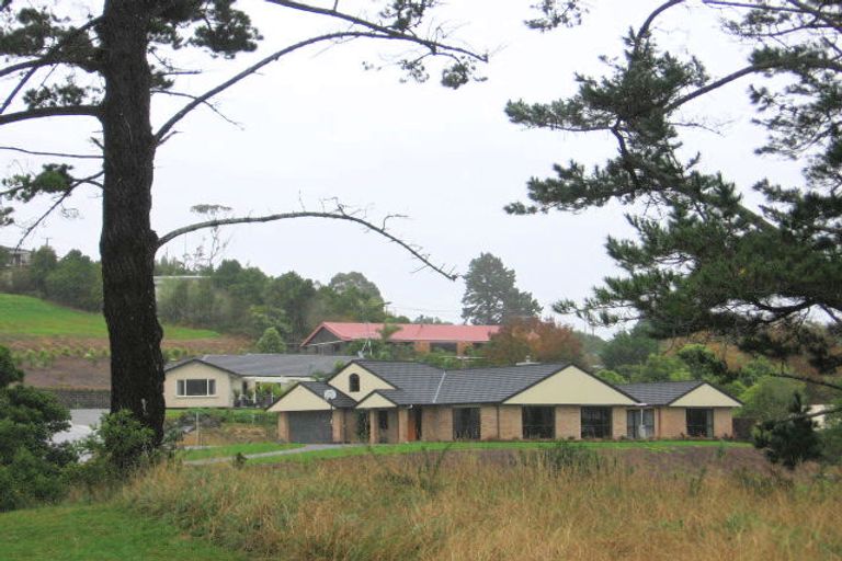 Photo of property in 28 Shelter Drive, Greenhithe, Auckland, 0632