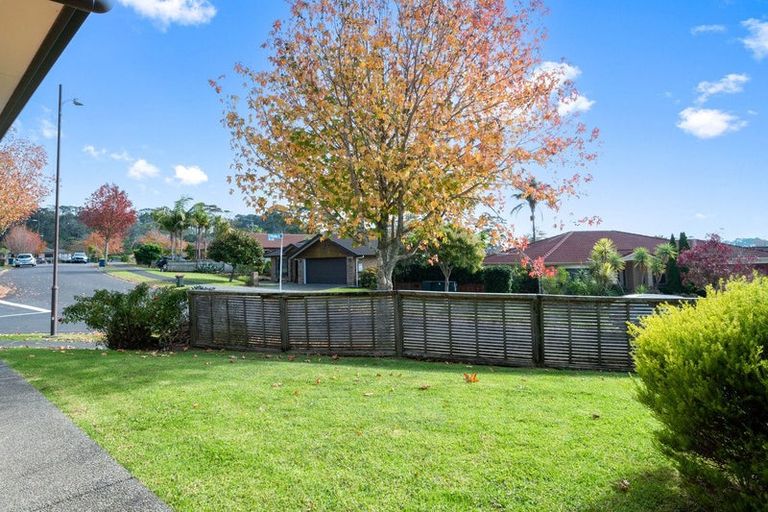 Photo of property in 14 Fairford Avenue, Henderson, Auckland, 0612