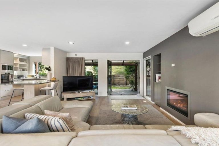 Photo of property in 1 Arawata Terrace, Fernhill, Queenstown, 9300