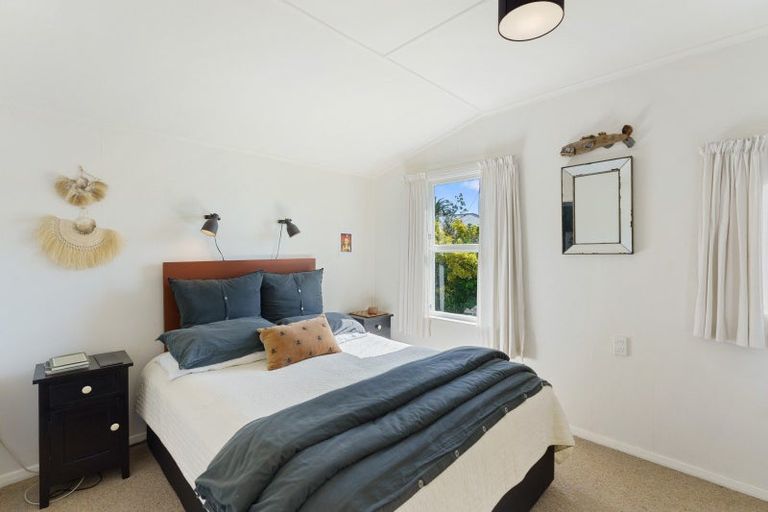 Photo of property in 3 Arthur Street, Waikawa Beach, Levin, 5573