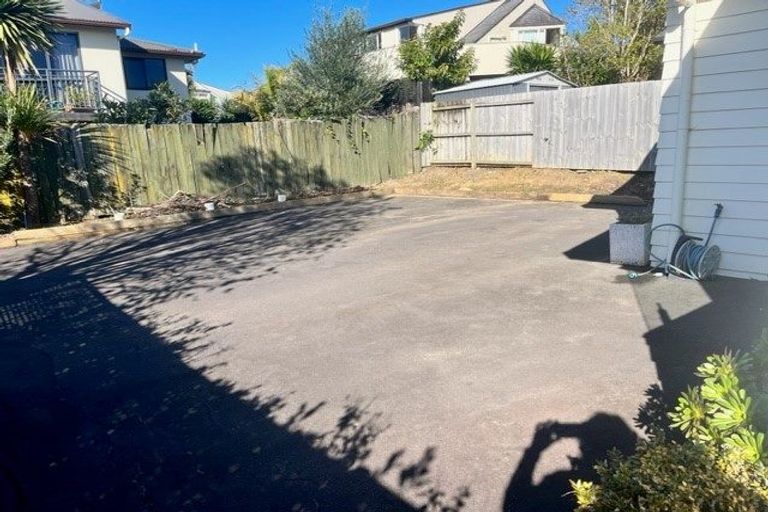 Photo of property in 9 Bradbury Road, Botany Downs, Auckland, 2010