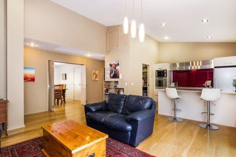 Photo of property in 10 Parawera Drive, Acacia Bay, Taupo, 3330