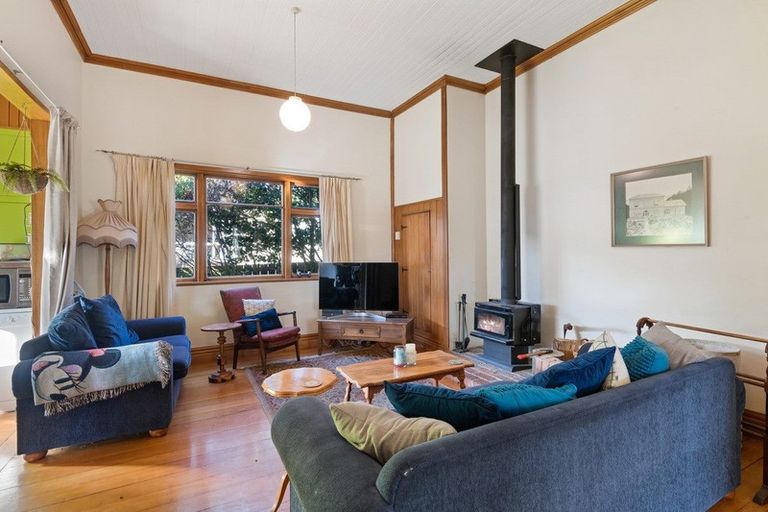 Photo of property in 1/22 Martindales Road, Heathcote Valley, Christchurch, 8022