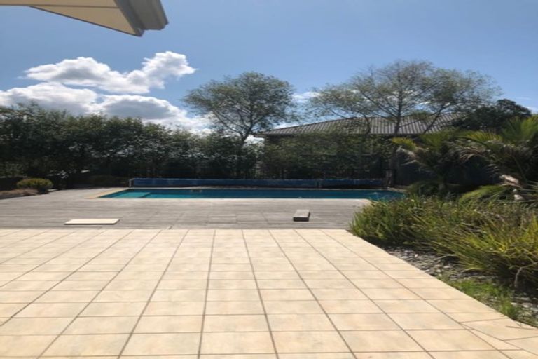 Photo of property in 52 Shelter Drive, Greenhithe, Auckland, 0632