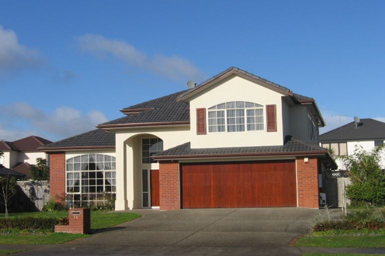 Photo of property in 42 Thornbury Crescent, East Tamaki Heights, Auckland, 2016