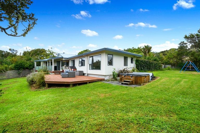 Photo of property in 15 Buttercup Place, Waimauku, 0812