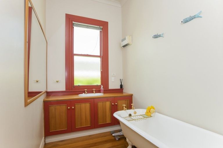 Photo of property in 27 Stout Street, Whataupoko, Gisborne, 4010