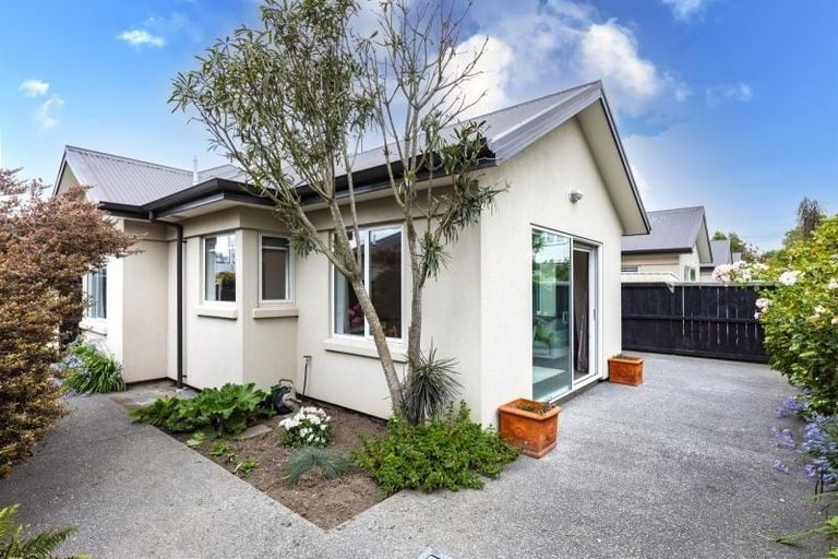 Photo of property in 4/6 Kauri Street, Riccarton, Christchurch, 8041