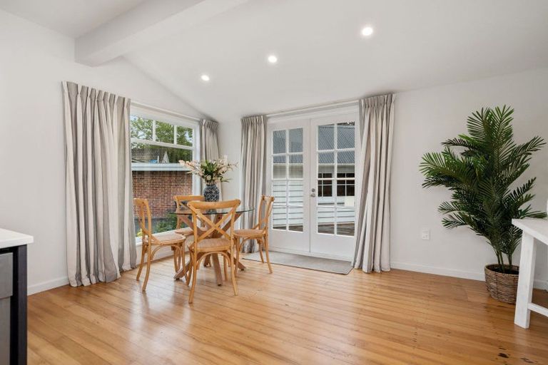 Photo of property in 27 Makora Street, Fendalton, Christchurch, 8041