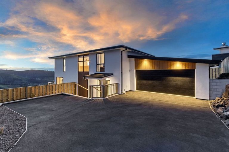 Photo of property in 15 Parkridge Place, Mount Pleasant, Christchurch, 8081