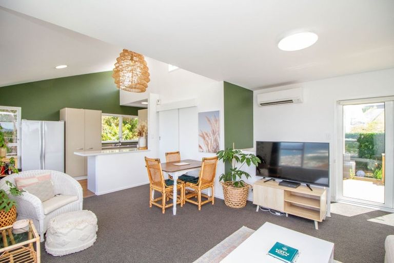 Photo of property in 1 Jacaranda Grove, Maungaraki, Lower Hutt, 5010