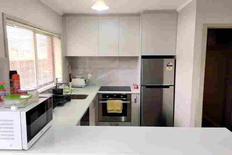 Photo of property in 3/2 Vodanovich Road, Te Atatu South, Auckland, 0610