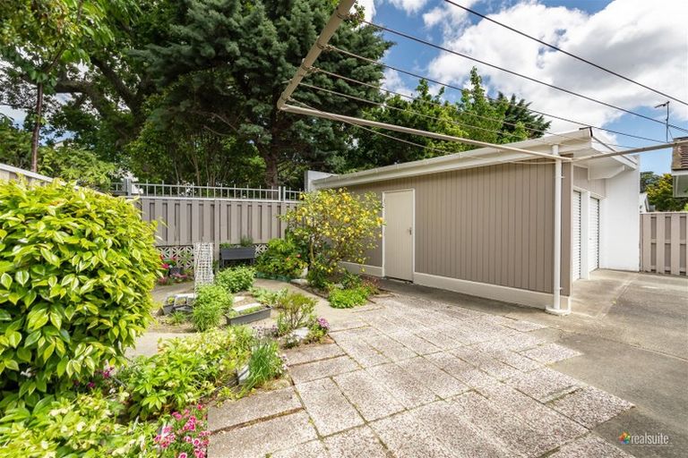 Photo of property in 43 Wai-iti Crescent, Woburn, Lower Hutt, 5010