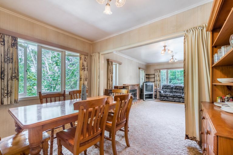 Photo of property in 60 Sylvan Crescent, Te Atatu South, Auckland, 0610