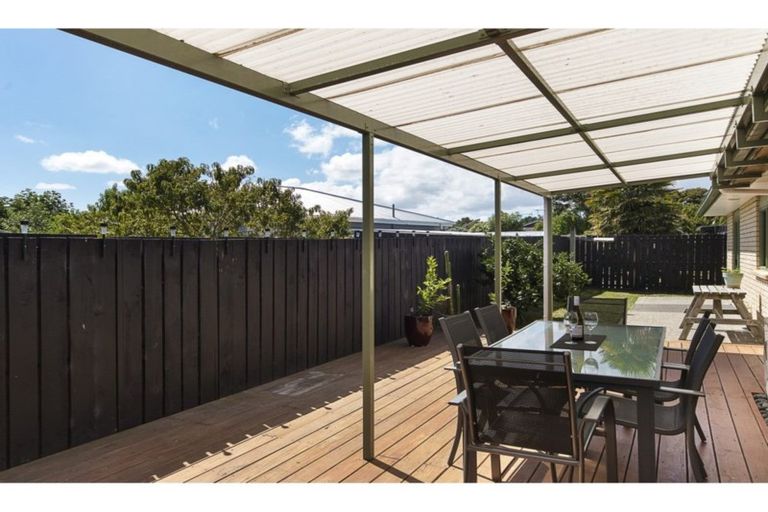 Photo of property in 10a Howden Street, Waiuku, 2123