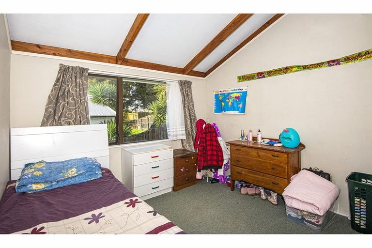 Photo of property in 8a Logan Place, Te Kamo, Whangarei, 0112