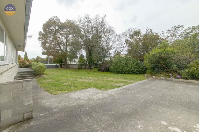 Photo of property in 2 Skerrett Crescent, Tamatea, Napier, 4112