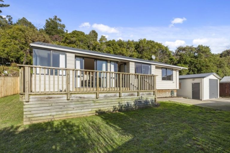 Photo of property in 35 Cleland Crescent, Naenae, Lower Hutt, 5011