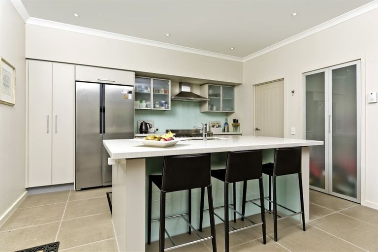 Photo of property in 6 Puriri Boulevard, Orewa, 0931