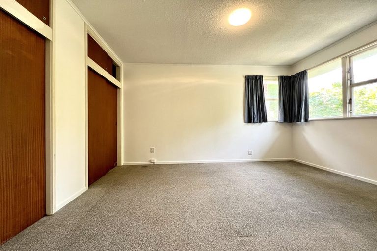 Photo of property in 1/28 Sequoia Place, Sunnynook, Auckland, 0620