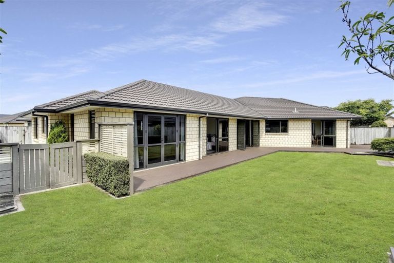 Photo of property in 12 Satchmo Place, Rototuna North, Hamilton, 3210