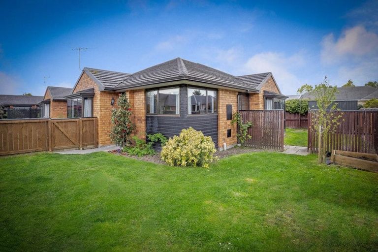 Photo of property in 1/22 Leander Street, Northcote, Christchurch, 8052