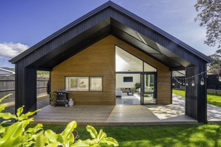 Photo of property in 51a Elizabeth Street, Waikanae, 5036