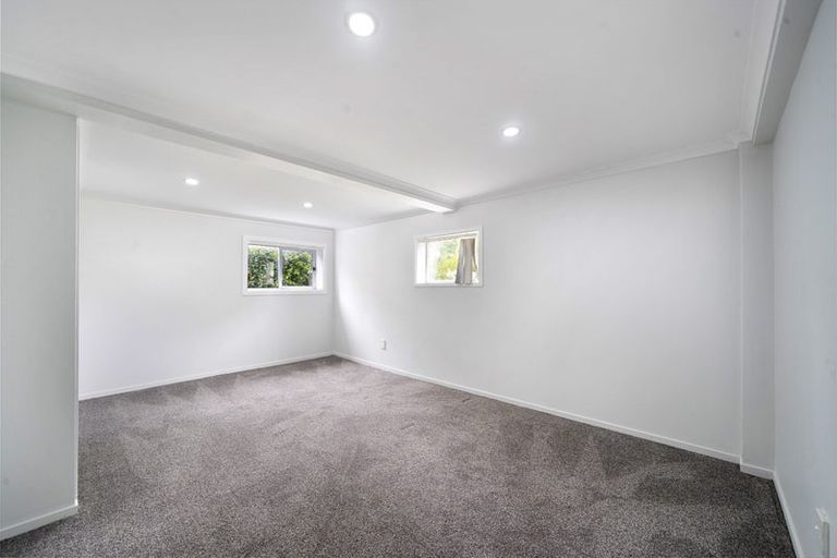 Photo of property in 41 Royal Road, Massey, Auckland, 0614