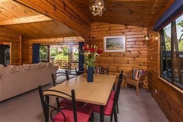 Photo of property in 7 Traffic Road, Greenhithe, Auckland, 0632