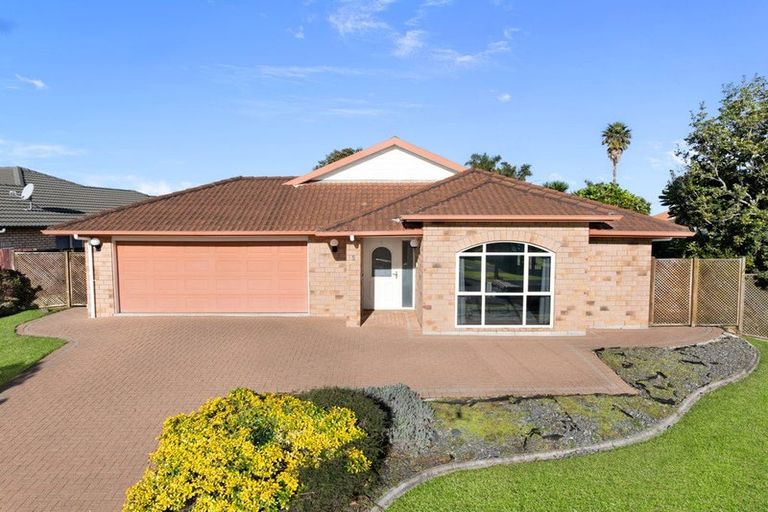 Photo of property in 5 Castlehill Court, Wattle Downs, Auckland, 2103