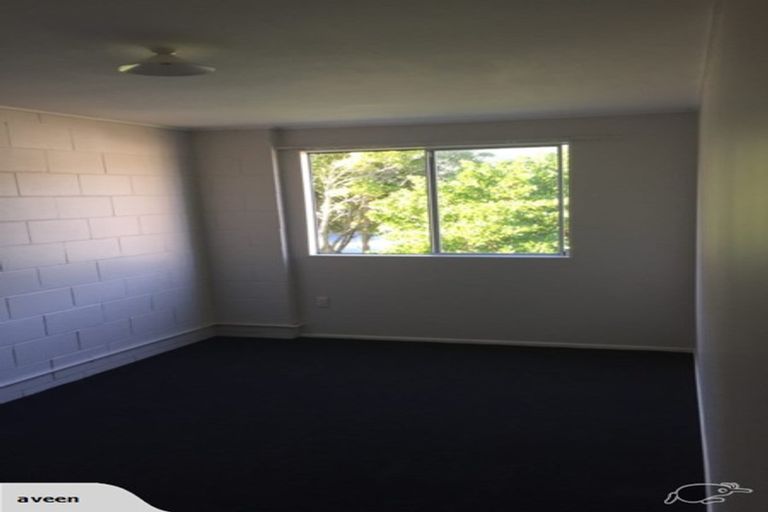 Photo of property in 17 Pirie Crescent, Moera, Lower Hutt, 5010