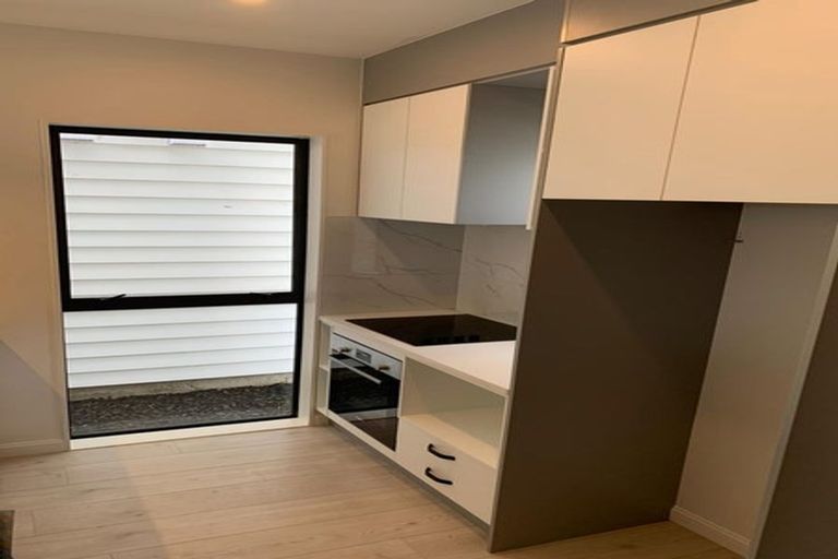 Photo of property in 42 Parahau Road, Papakura, 2110