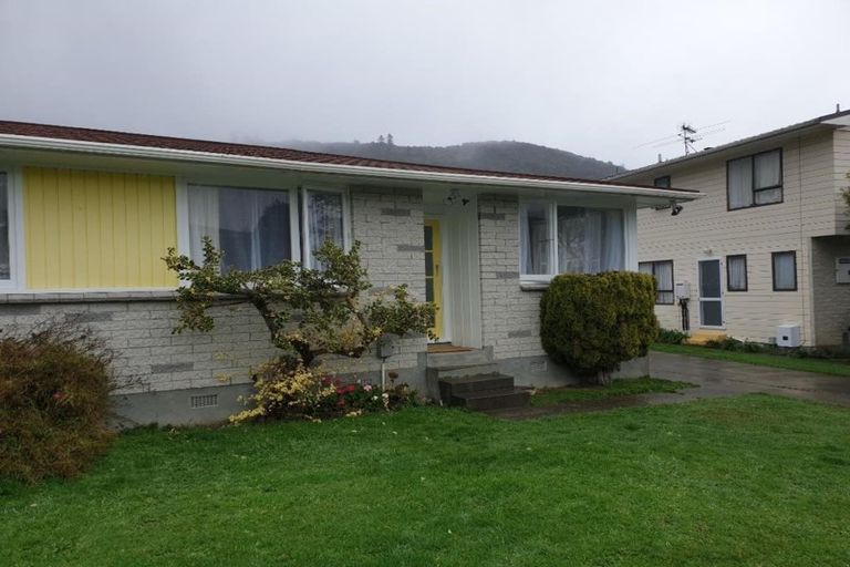 Photo of property in 9a Helvetia Grove, Naenae, Lower Hutt, 5011