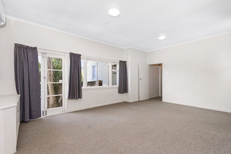 Photo of property in 2/461 Great South Road, Opaheke, Papakura, 2113