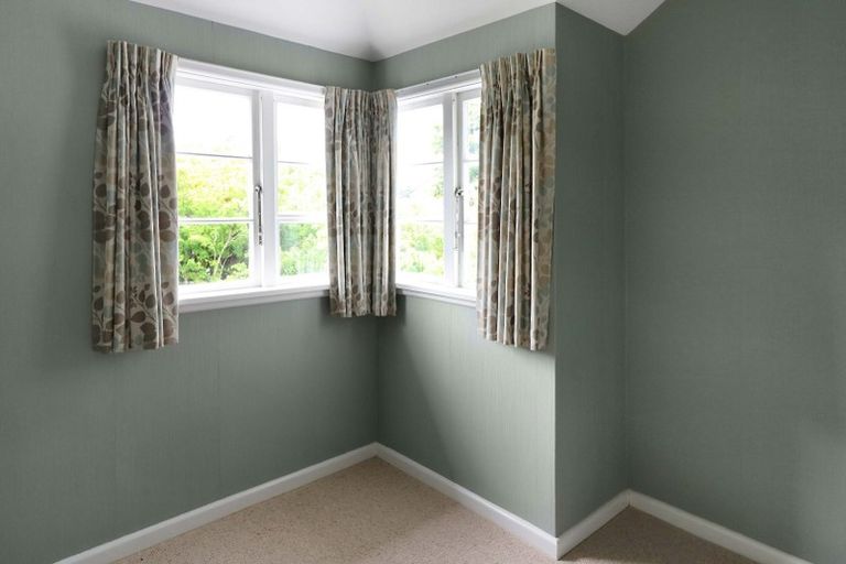 Photo of property in 28 Marina Grove, Hutt Central, Lower Hutt, 5010