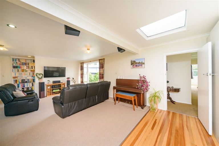 Photo of property in 30 Snowdon Avenue, Terrace End, Palmerston North, 4410