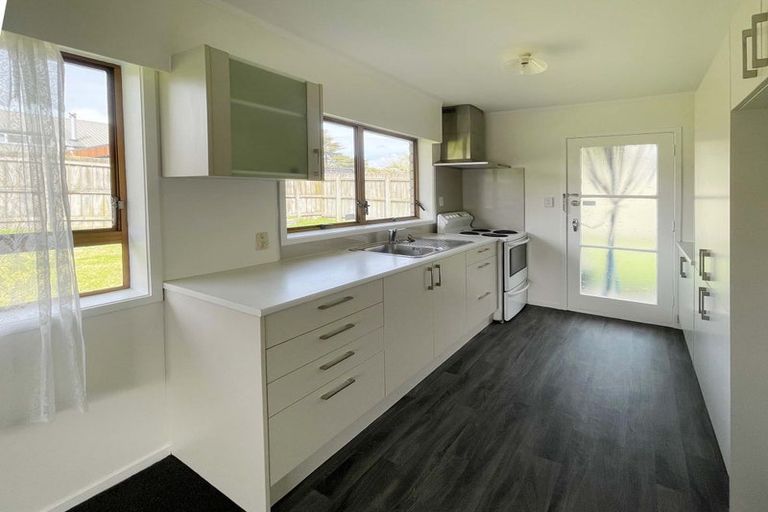 Photo of property in 18b Challen Close, Conifer Grove, Takanini, 2112