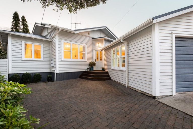 Photo of property in 74 Thornton Road, Cambridge, 3434