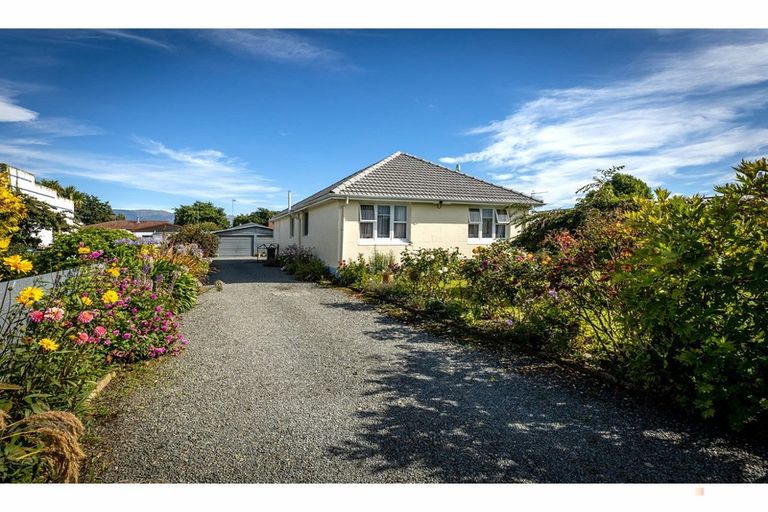 Photo of property in 26 Rhodes Street, Waimate, 7924